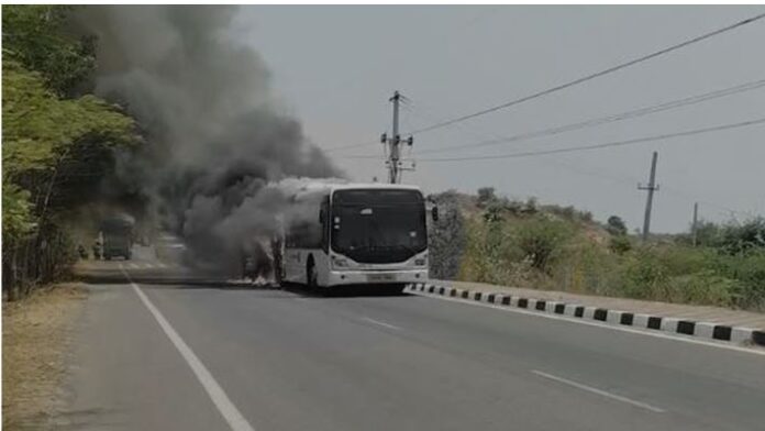 bus fire in orr road